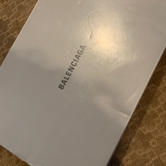 BALENCIAGA SNEAKERS - Picture 2 of 5